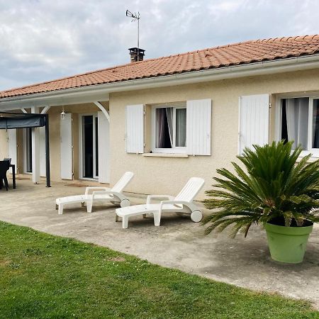 Maison Familiale Avec Jardin De 1500M2 Saint-Genes-de-Fronsac المظهر الخارجي الصورة