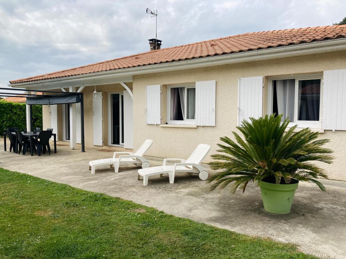 Maison Familiale Avec Jardin De 1500M2 Saint-Genes-de-Fronsac المظهر الخارجي الصورة