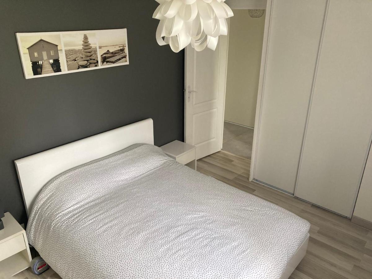 Maison Familiale Avec Jardin De 1500M2 Saint-Genes-de-Fronsac المظهر الخارجي الصورة